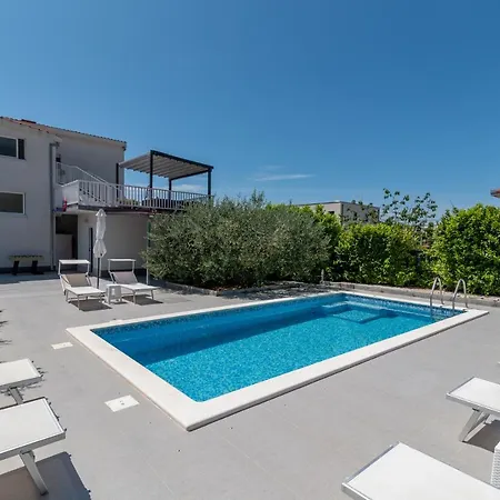 Vengo * تروغير